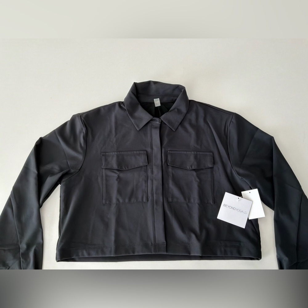 Beyond Yoga Cropped Button Front Jacket Black Col… - image 7